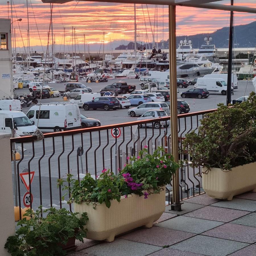 Albergo Stella Di Mare Lavagna Ngoại thất bức ảnh