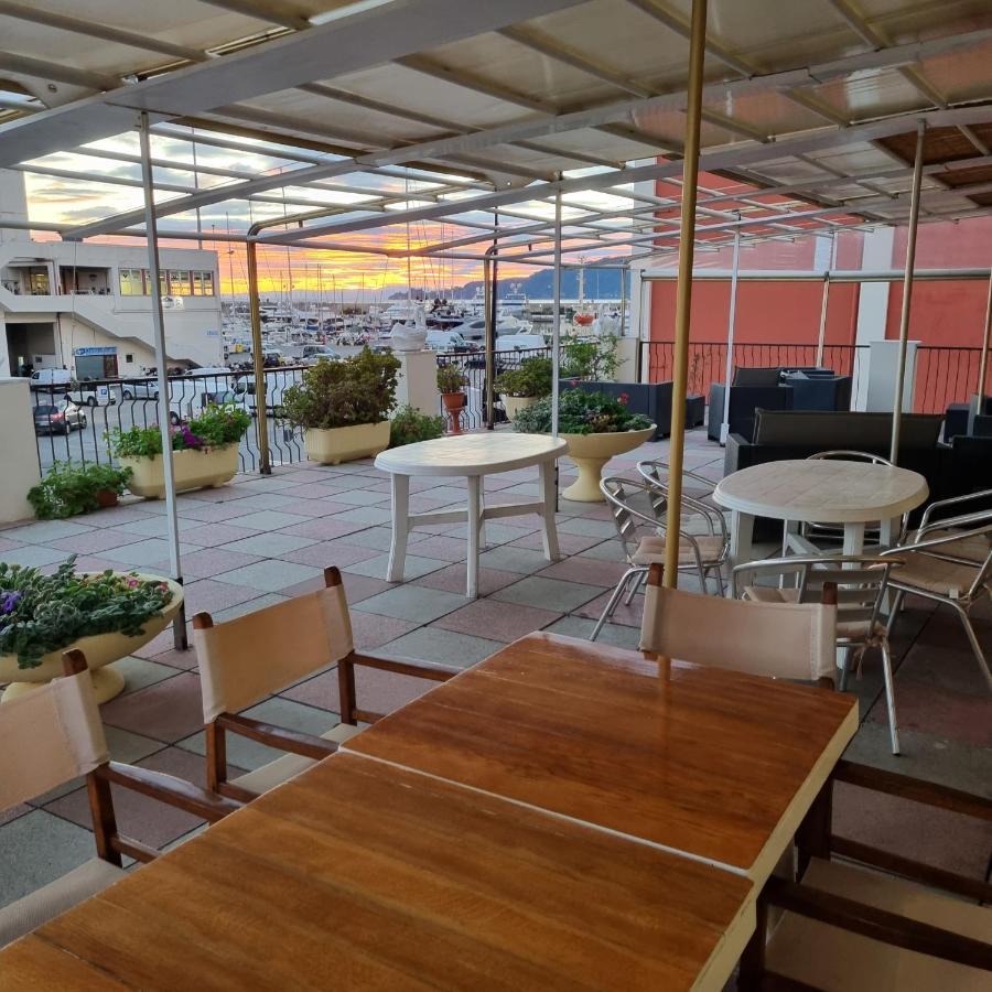 Albergo Stella Di Mare Lavagna Ngoại thất bức ảnh