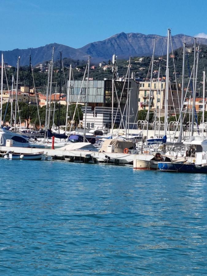 Albergo Stella Di Mare Lavagna Ngoại thất bức ảnh