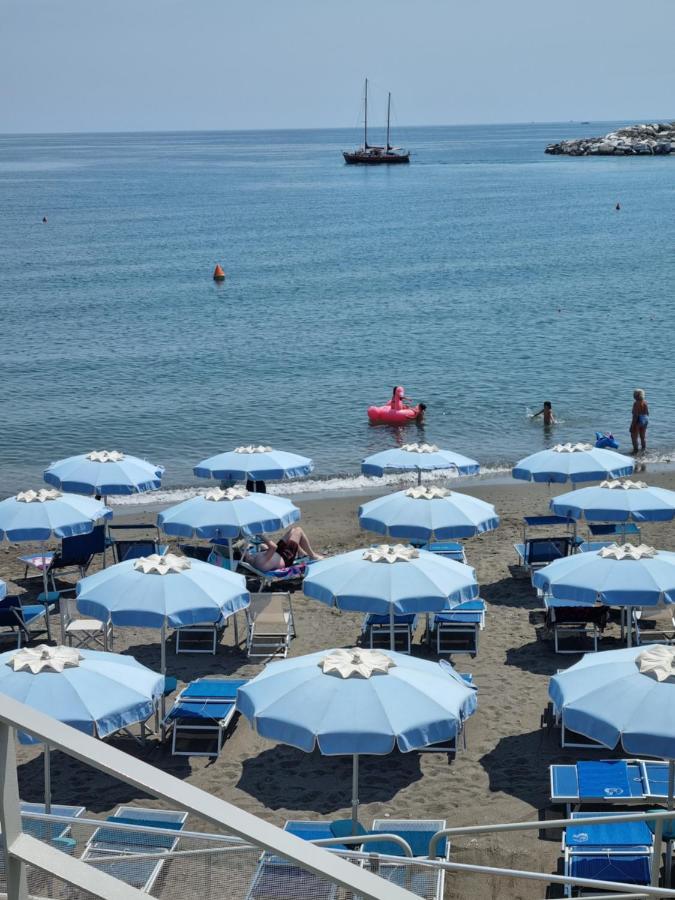 Albergo Stella Di Mare Lavagna Ngoại thất bức ảnh