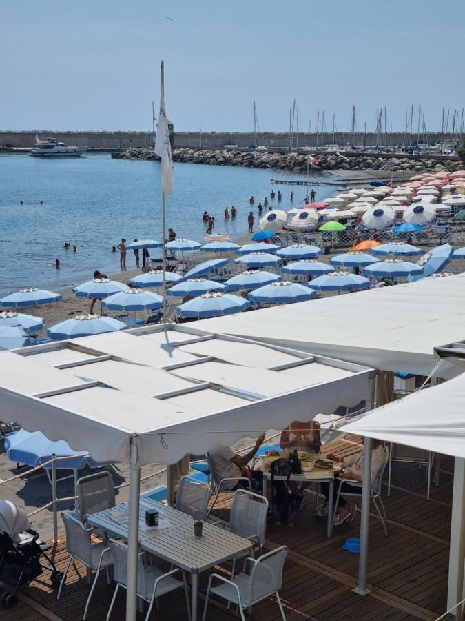 Albergo Stella Di Mare Lavagna Ngoại thất bức ảnh