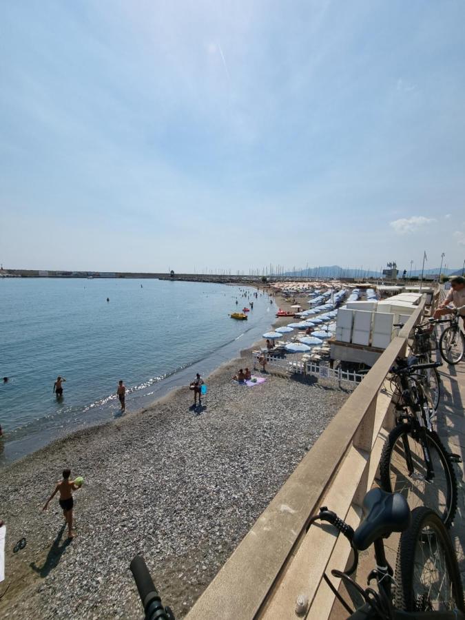 Albergo Stella Di Mare Lavagna Ngoại thất bức ảnh