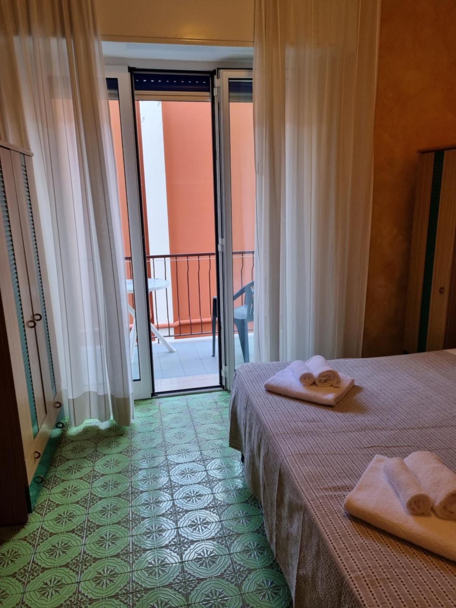 Albergo Stella Di Mare Lavagna Ngoại thất bức ảnh